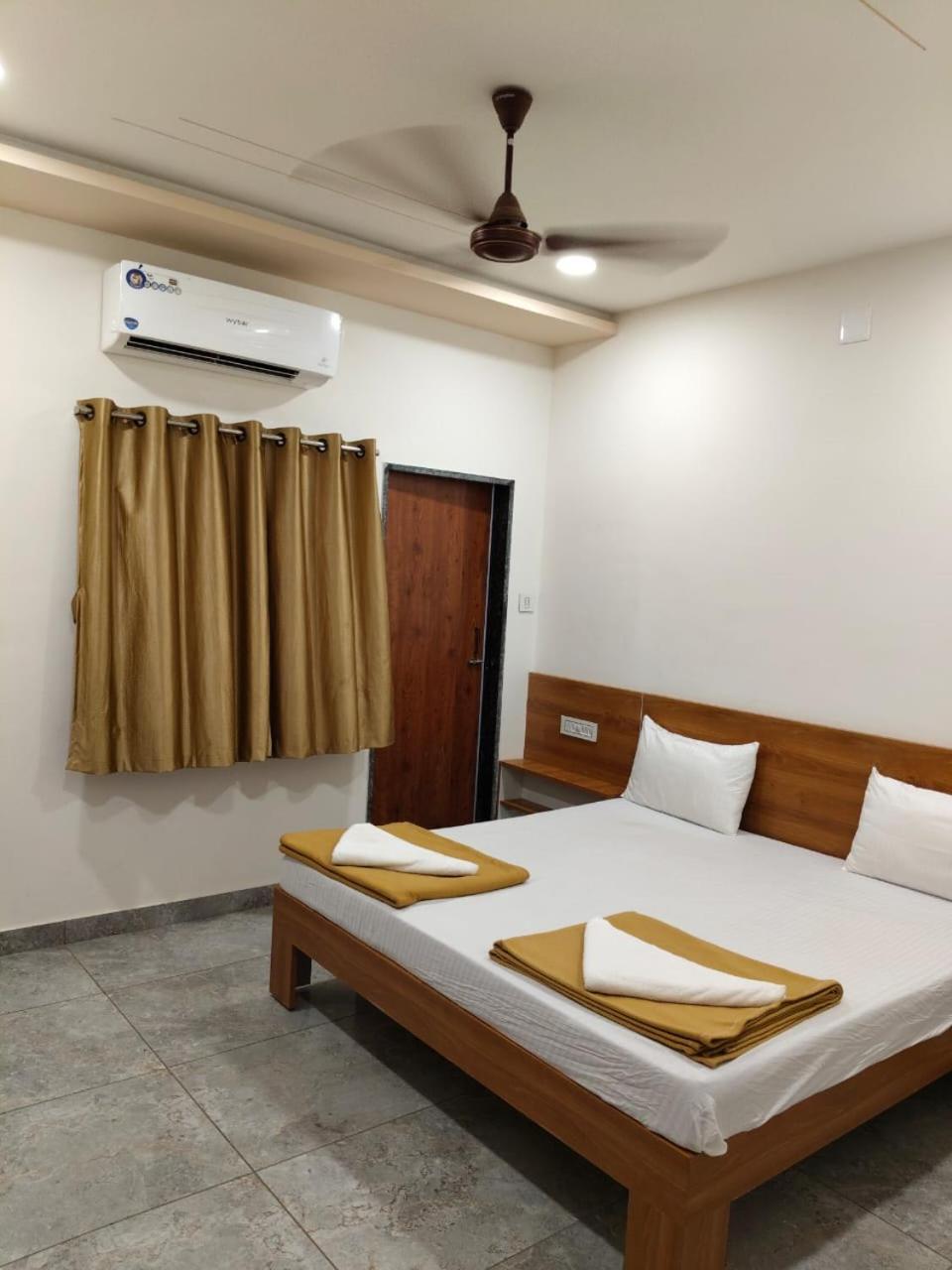 Ayodhya Bhavan - Near Dwarka Railway Station & Shree Dwarkadhish Temple 외부 사진